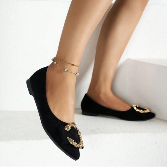 Classy Black Flat Shoes - Picture 2 of 3